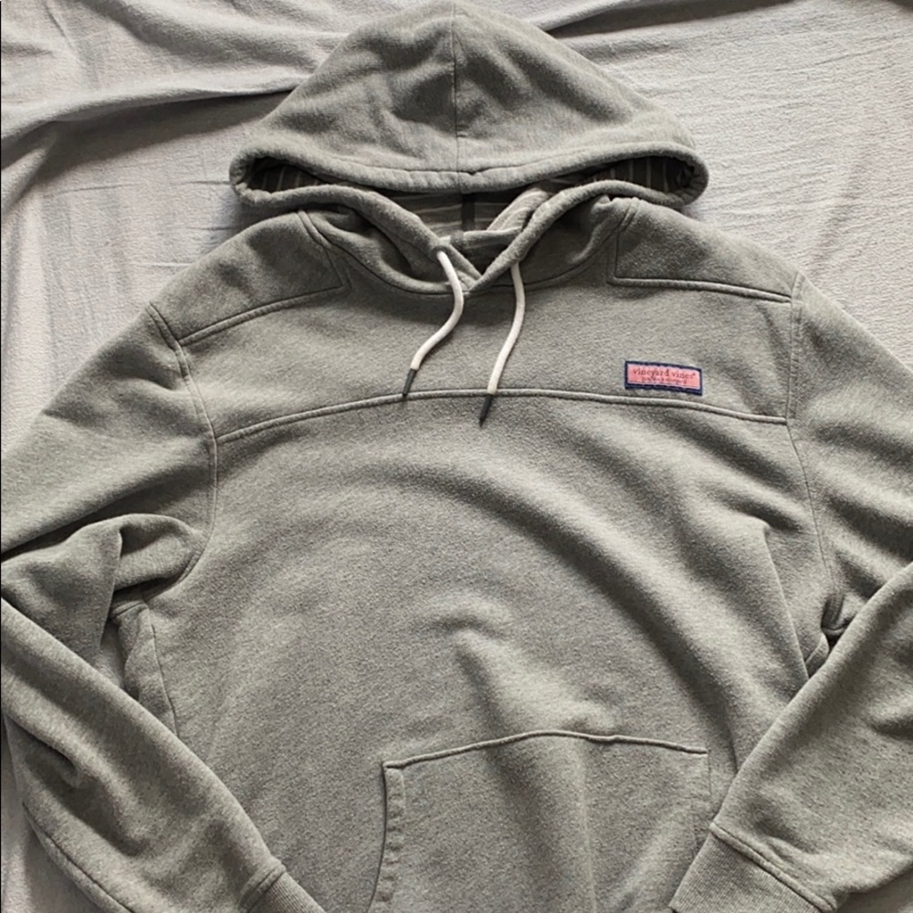 Grey vineyard vines hoodie